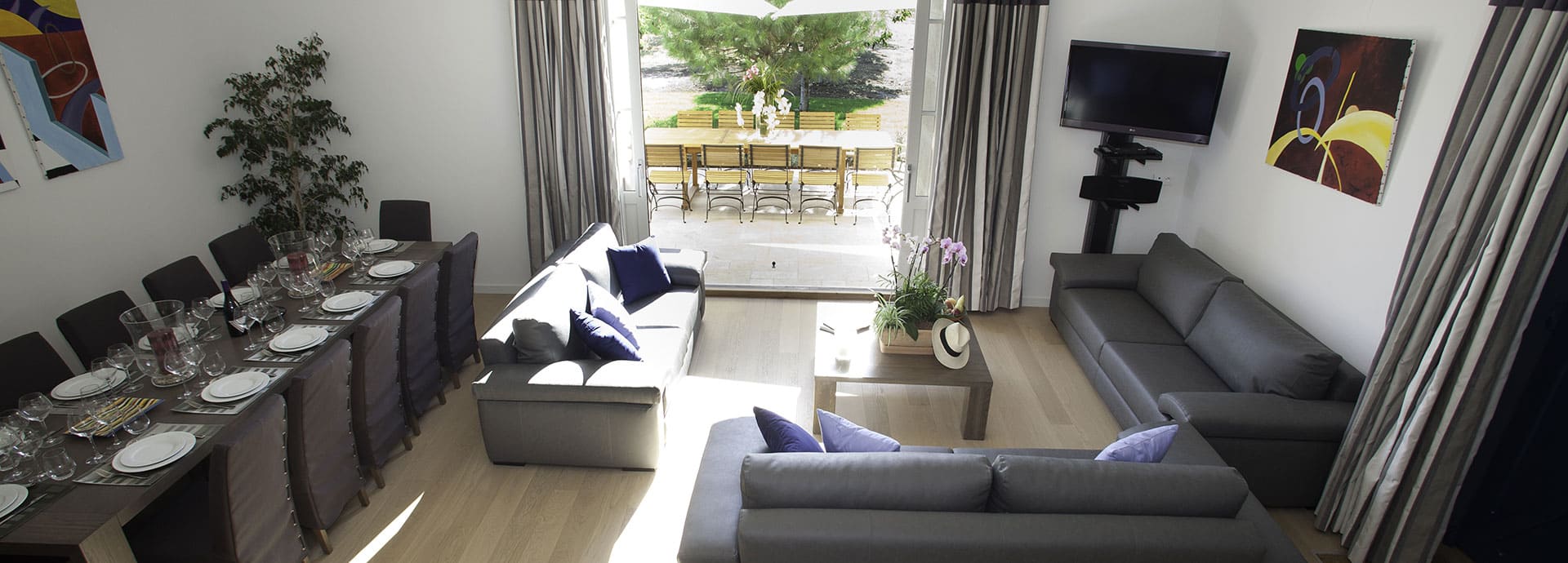 Bacchus guesthouse living-room, Domaine de la Vernède