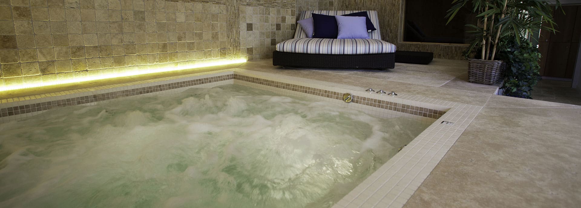 Spa en accès libre, de la maison d’hôte Bacchus du domaine la Vernède