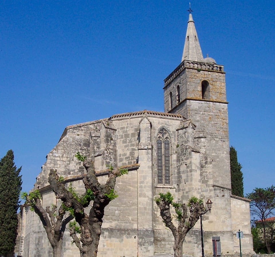 Die Kirche Saint-Saturnin in Nissan lez Ensérune, eine gotische Kirche aus den 13. und 17. Jahrhunderten