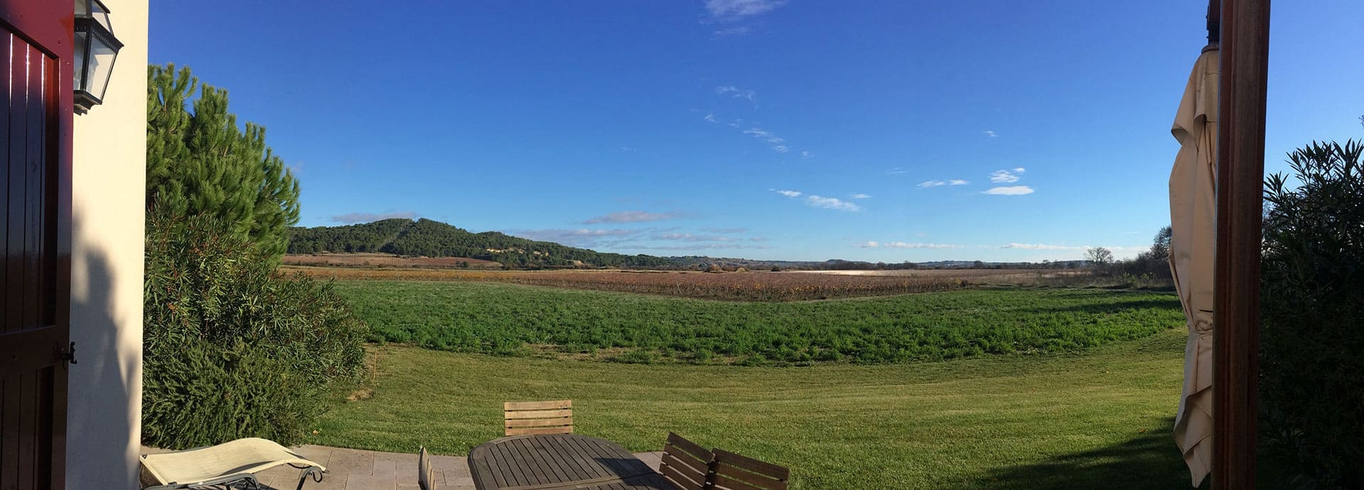 Das Landgut Domaine la Vernède, Ferienhaus zwischen Narbonne und Béziers mit Blick auf die Weinberge